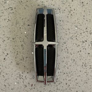 Lincoln MKS Right Side Fender Logo Emblem Badge